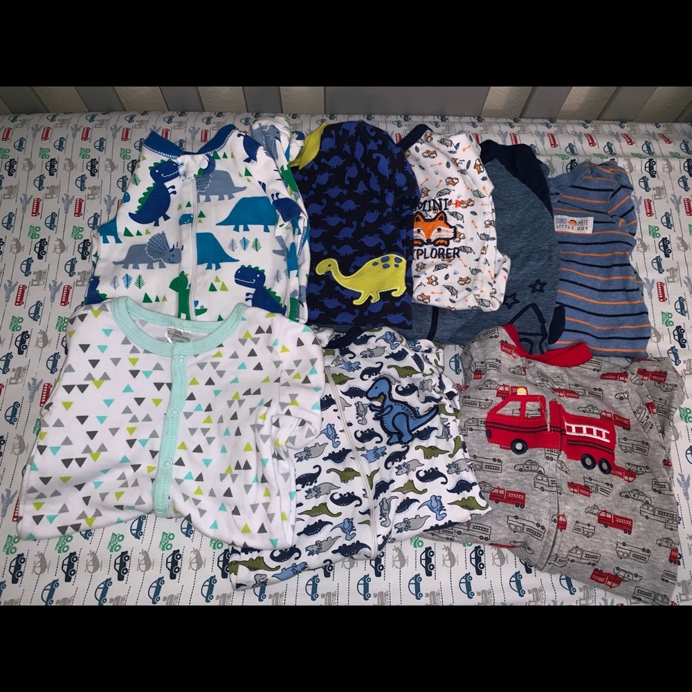 8 sleepers, size 0-3mo / 3m